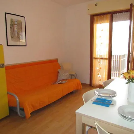Relaxing Flat By The Pool With Sports Courts Bibione